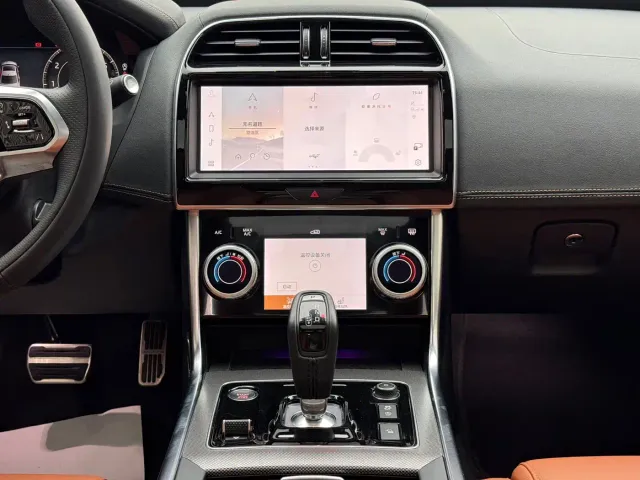 Jaguar XEL — Фото автомобиля 7