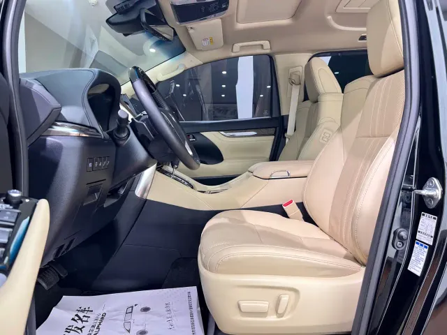 Toyota Vellfire — Фото автомобиля 11
