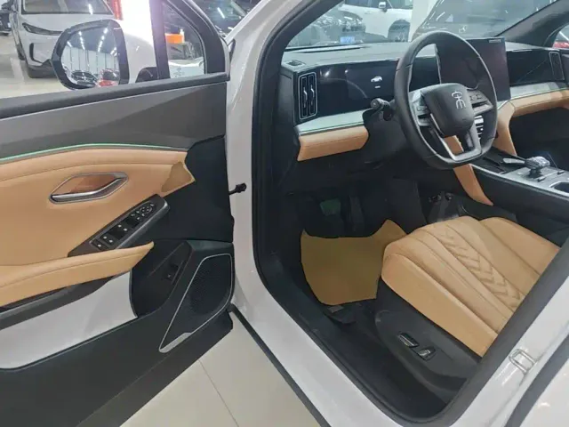 BYD Song L DM-i — Фото автомобиля 11