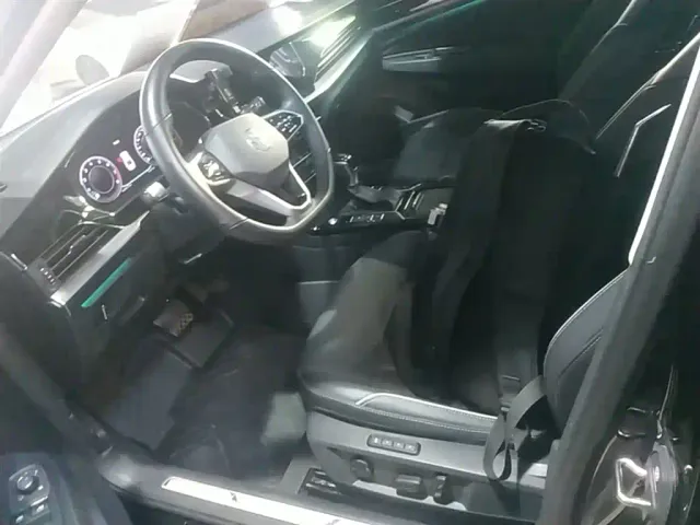 Volkswagen Passat — Фото автомобиля 14