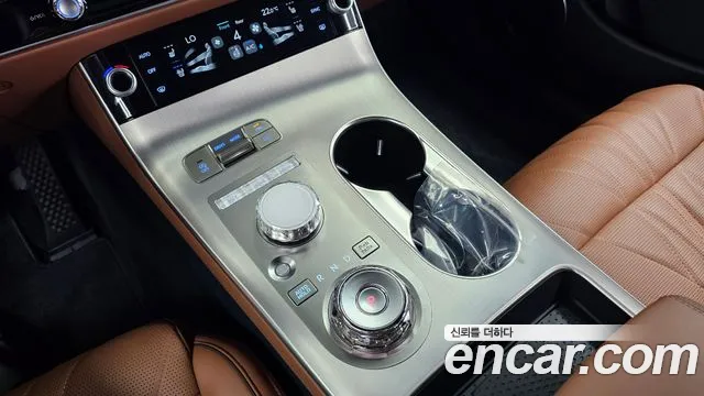 Genesis GV70 2.5T Бензин 2WD — Фото автомобиля 8
