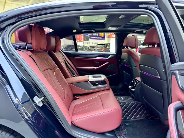 BMW 5 Series — Фото автомобиля 6