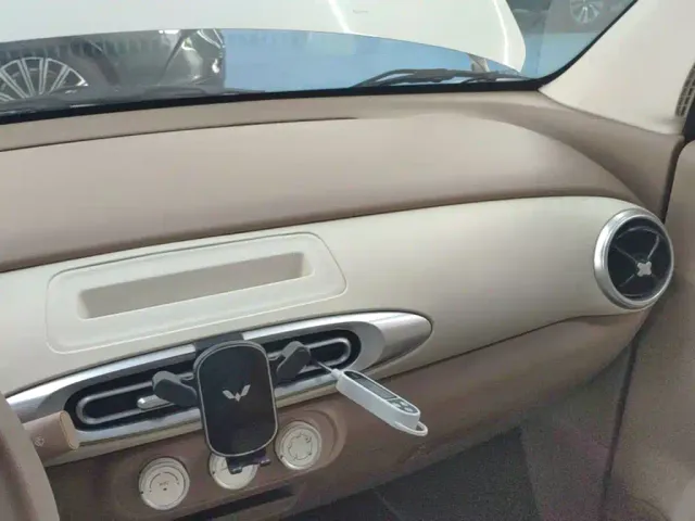 Wuling Hongguang Mini EV — Фото автомобиля 9