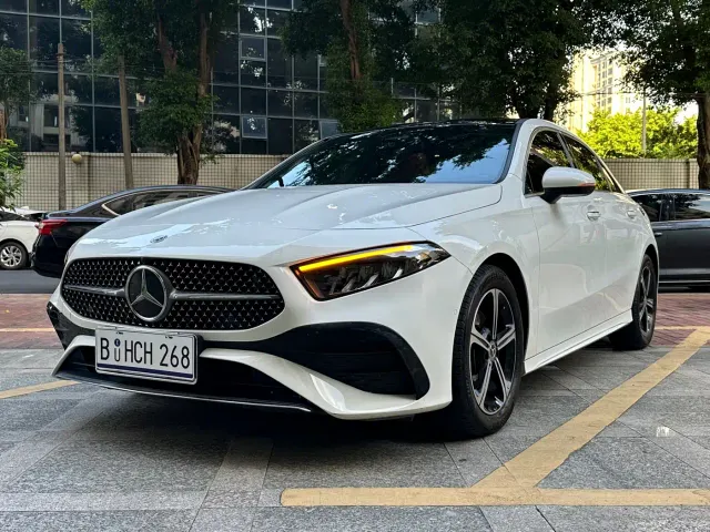 Фотография автомобиля — Mercedes-Benz A-Class