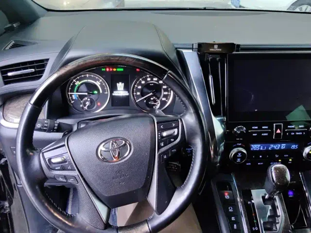 Toyota Vellfire — Фото автомобиля 12