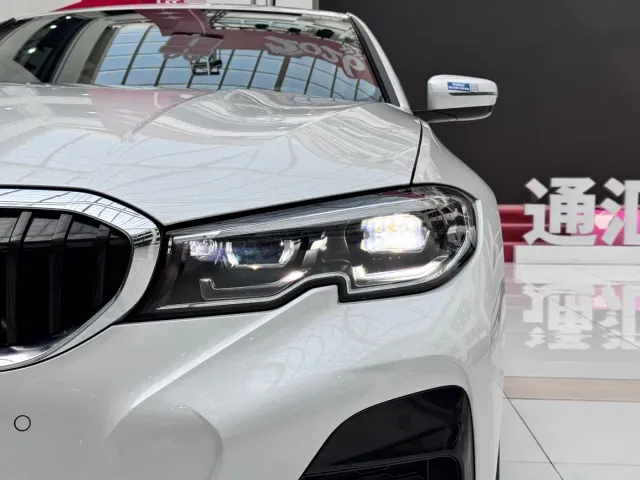 BMW 3 Series — Фото автомобиля 4