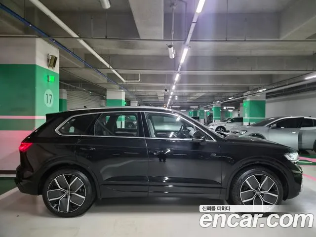 Volkswagen Touareg — Фото автомобиля 3