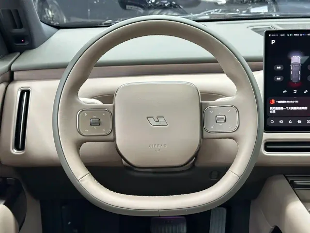 Li Auto L9 — Фото автомобиля 20