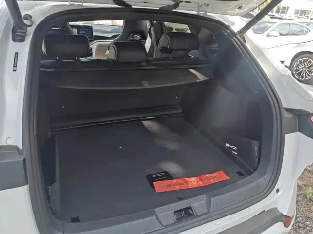 BYD Song PLUS PHEV 2024 Glory Edition DM-i 110km Flagship PLUS — Фото автомобиля 4