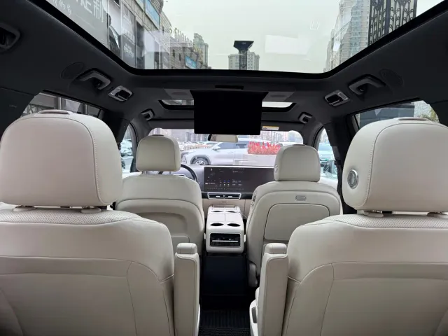 Li Auto L9 — Фото автомобиля 9