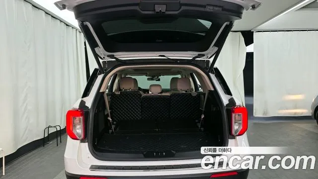 Ford Explorer — Фото автомобиля 20
