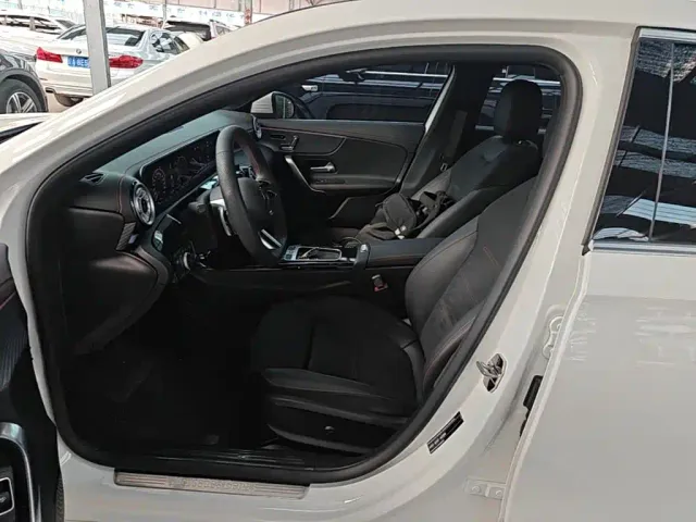Mercedes-Benz A-Class — Фото автомобиля 14