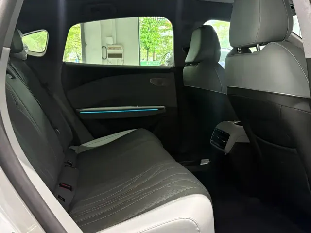 Geely Galaxy E8 — Фото автомобиля 18