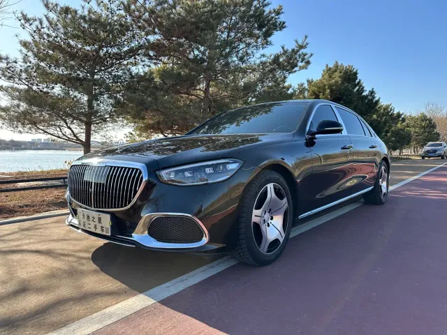 Фотография автомобиля — Mercedes-Benz Maybach S-Class