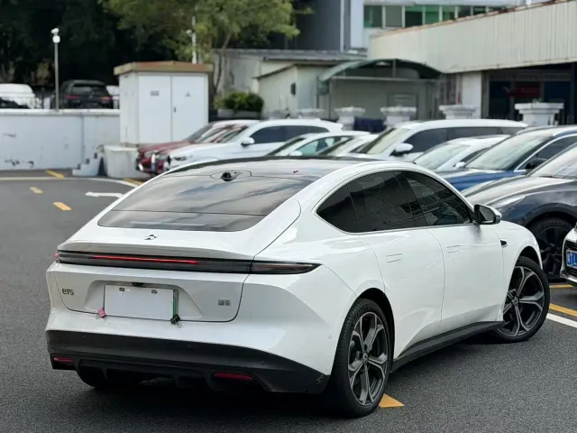 Nio ET5 — Фото автомобиля 9
