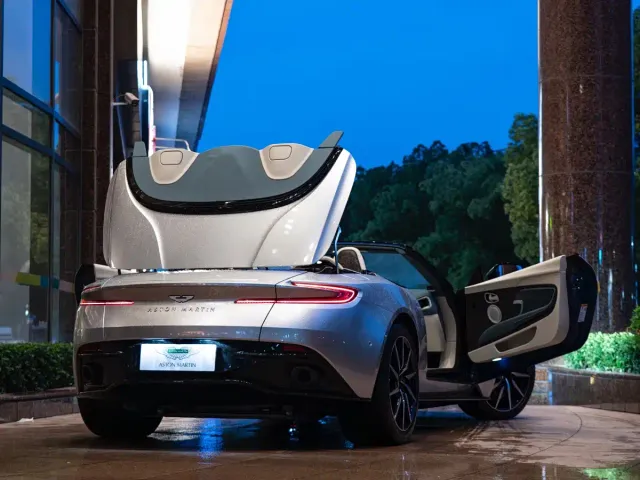 Aston Martin DB11 — Фото автомобиля 11