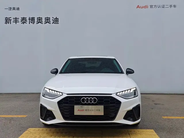 Фотография автомобиля — Audi A4L