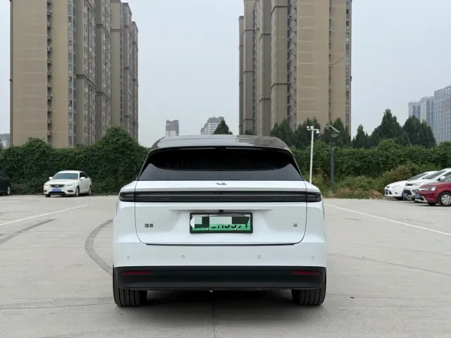 Li Auto i6 — Фото автомобиля 5