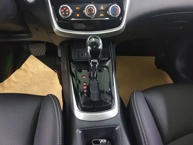 Nissan Tiida — Фото автомобиля 13