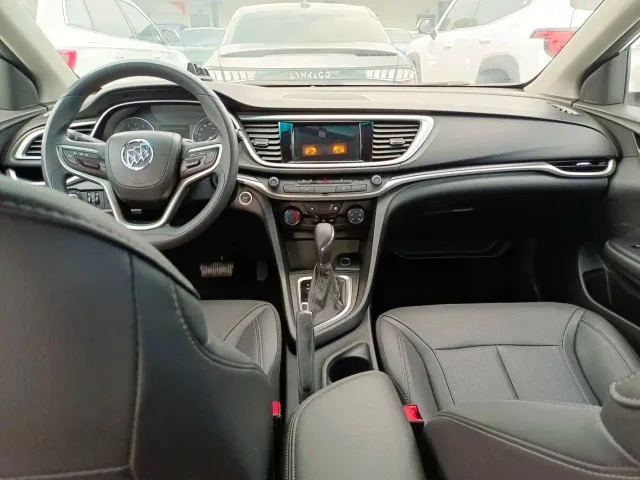 Buick Excelle — Фото автомобиля 7