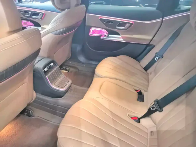 Mercedes-Benz E-Class — Фото автомобиля 10