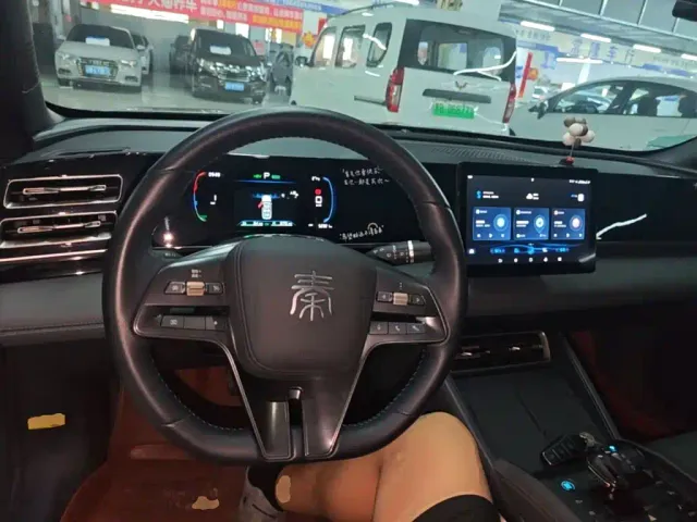 BYD Qin L — Фото автомобиля 9