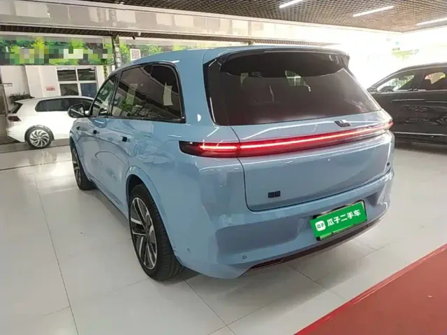 Li Auto L8 — Фото автомобиля 4