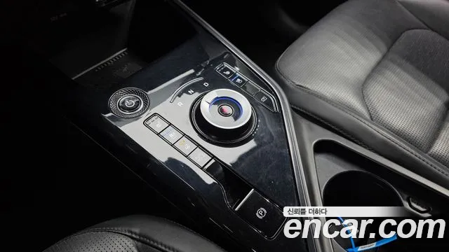 Kia Niro — Фото автомобиля 12