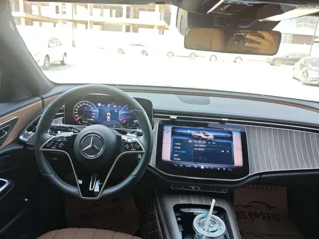 Mercedes-Benz E-Class — Фото автомобиля 7