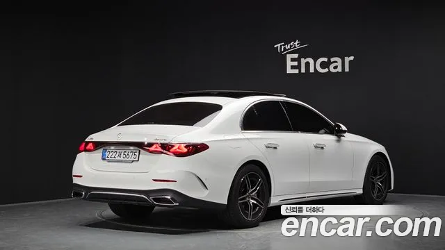 Фотография автомобиля — Mercedes-Benz E-Class