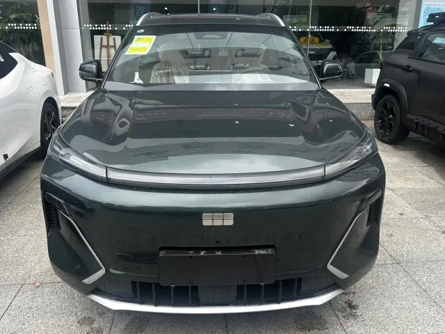 Geely Galaxy Starship 7 EM-i — Фото автомобиля 2