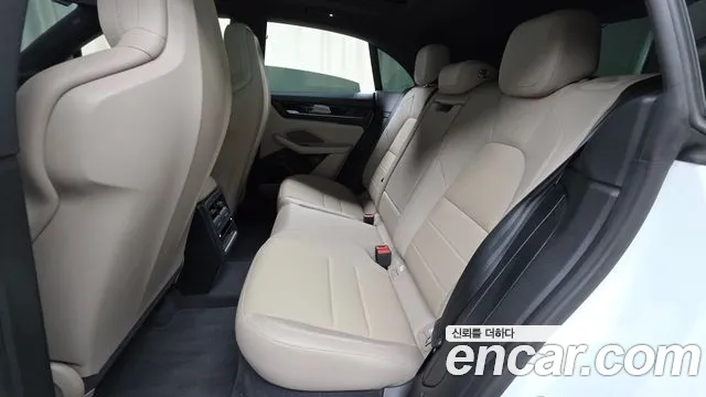 Porsche Macan Electric — Фото автомобиля 22