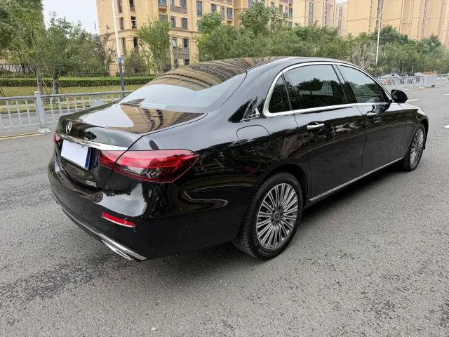 Mercedes-Benz E-Class — Фото автомобиля 9
