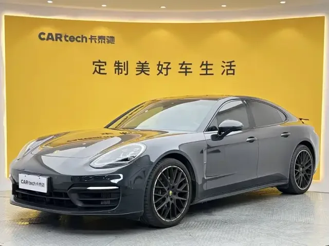 Фотография автомобиля — Porsche Panamera