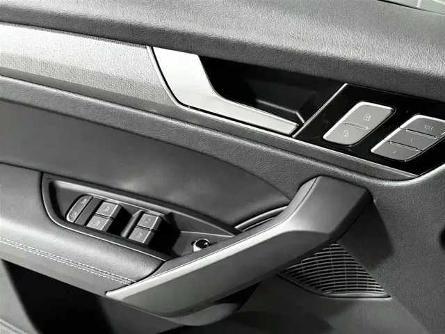 Audi Q5L — Фото автомобиля 13