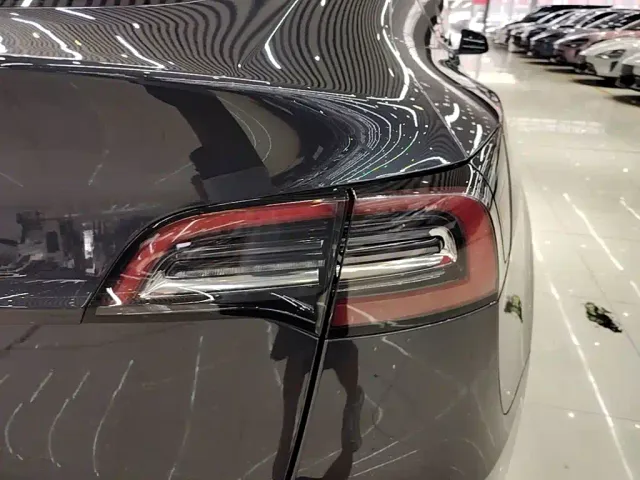 Tesla Model Y — Фото автомобиля 7