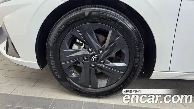 Hyundai Avante CN7 — Фото автомобиля 5