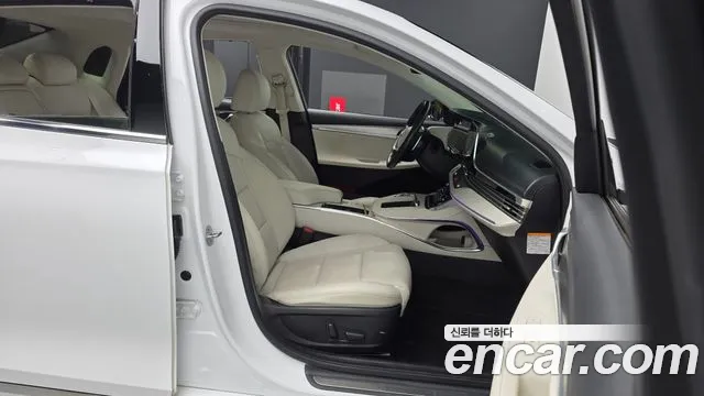 Hyundai Grandeur (New) Hybrid — Фото автомобиля 17