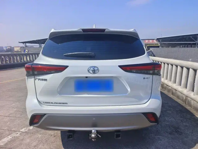 Toyota Highlander — Фото автомобиля 9