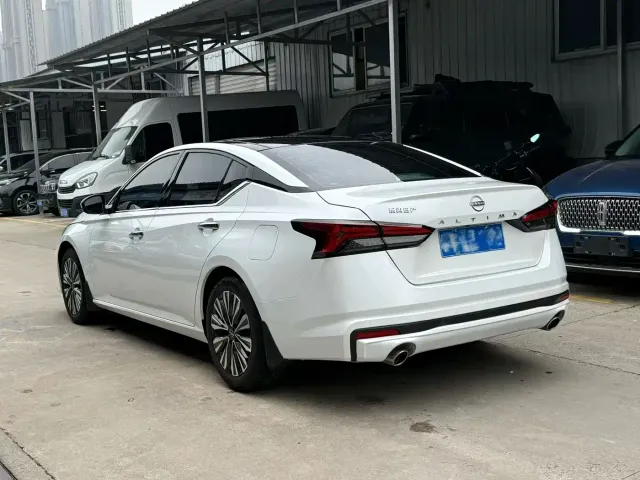 Nissan Teana — Фото автомобиля 9