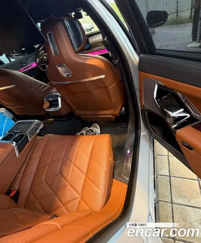 BMW 7 Series G70 — Фото автомобиля 9
