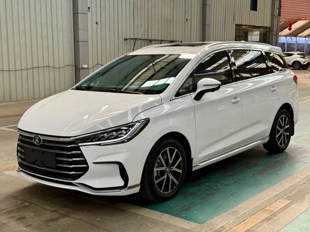 BYD Song MAX — Фото автомобиля 3