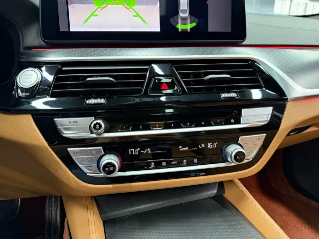 BMW 5 Series — Фото автомобиля 15