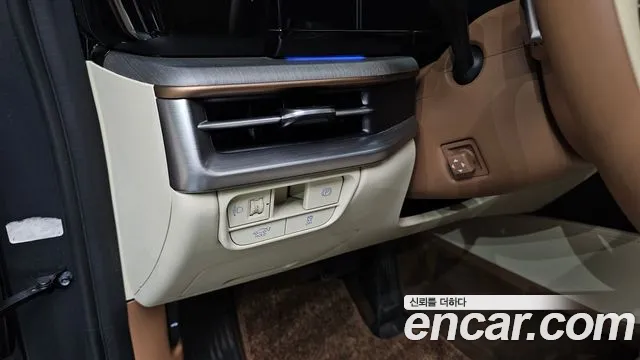 Hyundai Grandeur Grandeur (GN7) 2.5 Бензин 2WD — Фото автомобиля 25
