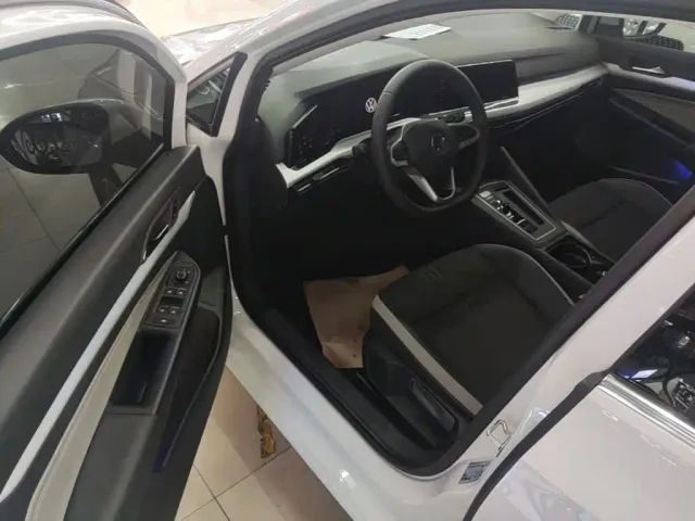 Volkswagen Golf 2023 280TSI DSG Pro — Фото автомобиля 15