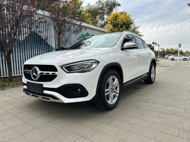 Фотография автомобиля — Mercedes-Benz GLA-Class