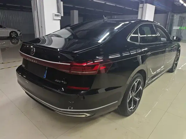 Volkswagen Passat — Фото автомобиля 6