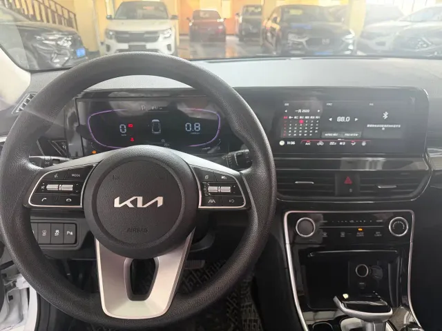 Kia Seltos — Фото автомобиля 14