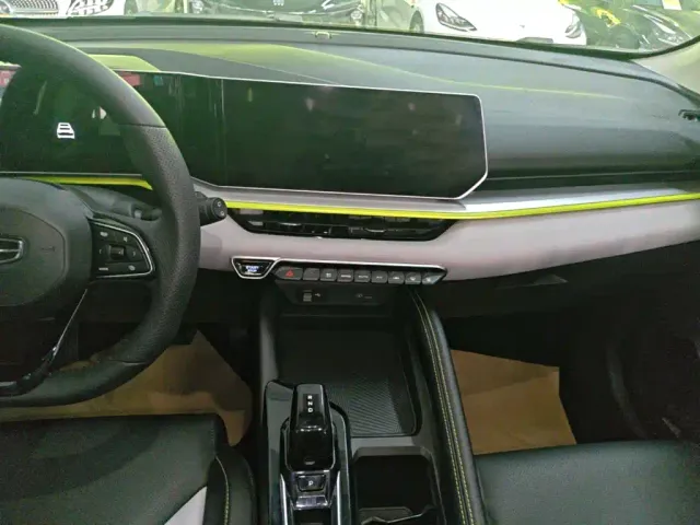 Geely Binyue — Фото автомобиля 12