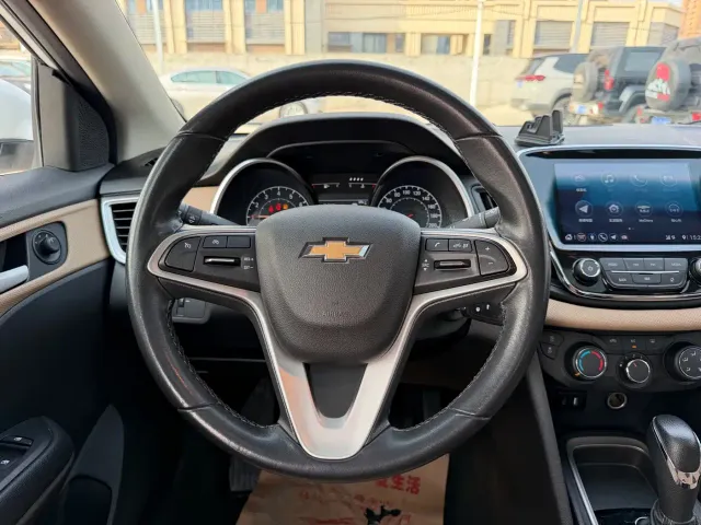 Chevrolet Monza — Фото автомобиля 11